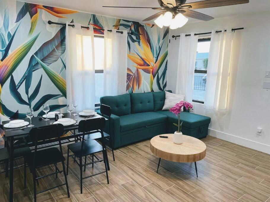 Phoenix Retreat - 2 Bedroom Home With King-Size Bed - 3 Smart Tvs - 10 Min From Airp - Unit A Exterior photo